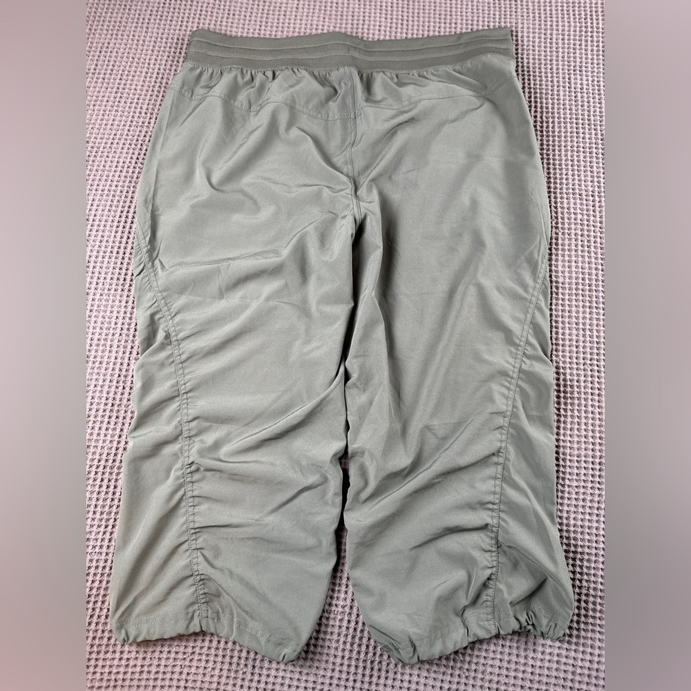 Women’s RBX sage colored capri workout pants with side ruching pockets size XL - Picture 4 of 8
